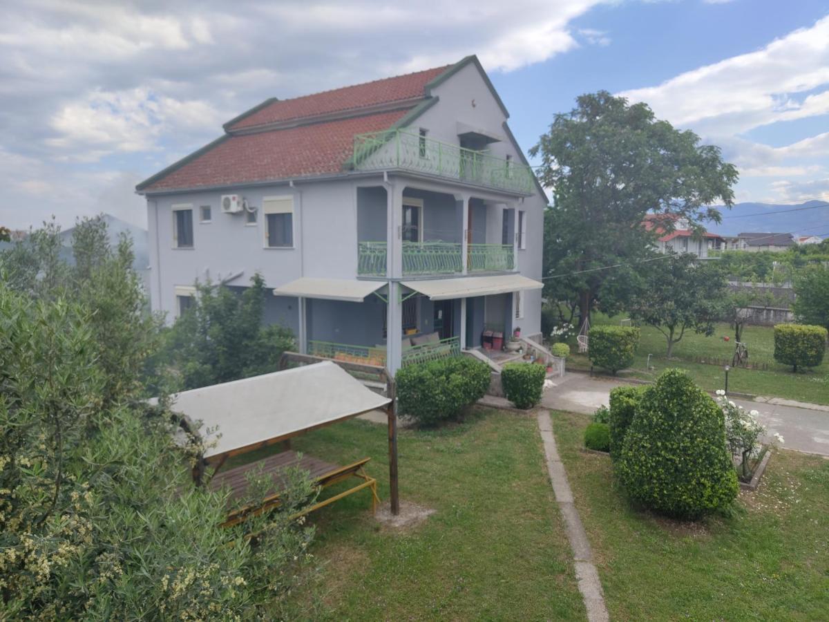 Green Garden Guesthouse Shkoder Exterior photo